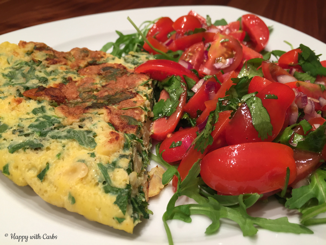 Rucola-Scamorza-Frittata mit Tomatensalat - Happy with Carbs